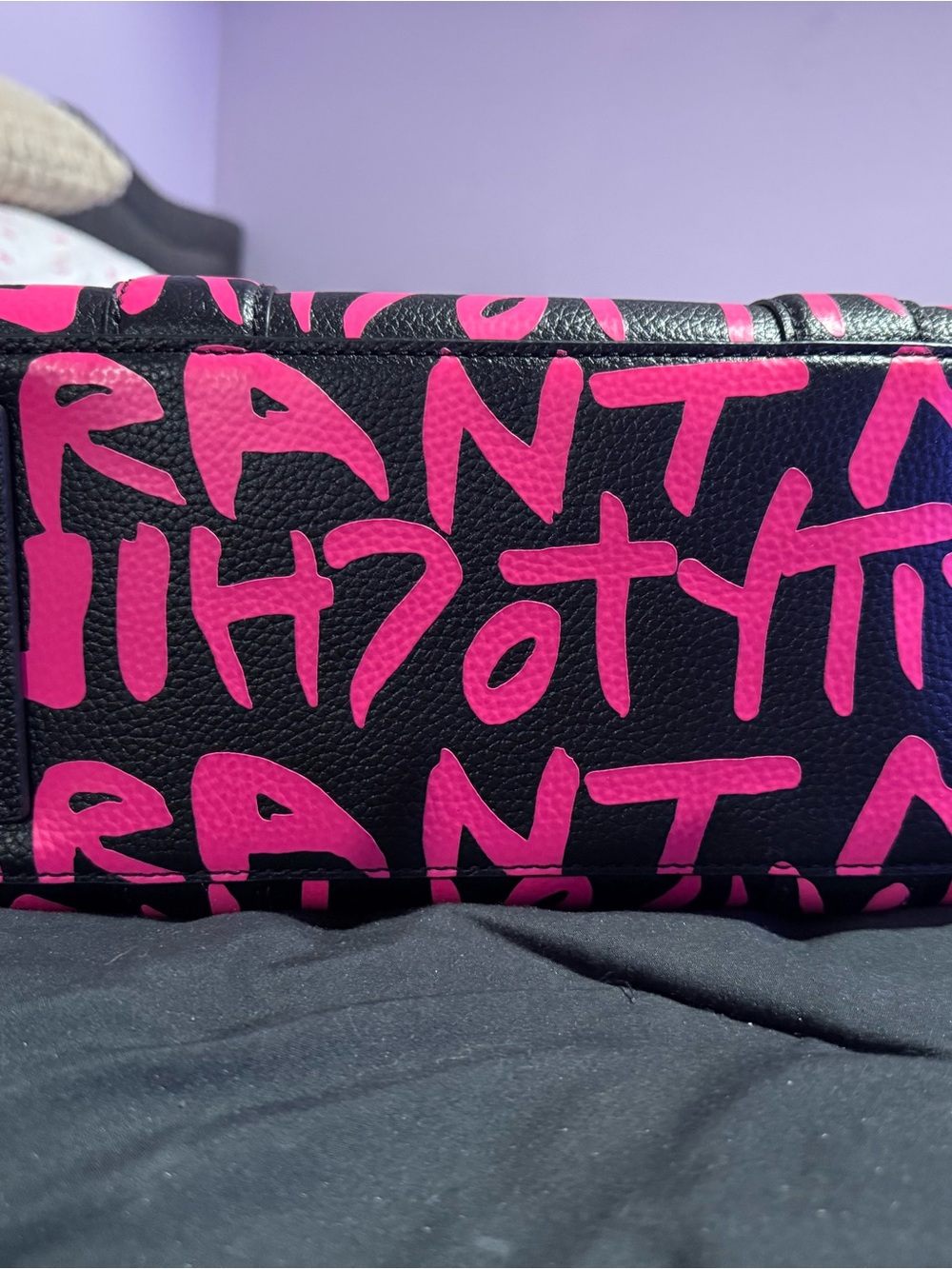 Marc Jacobs The Tote Bag Black with Hot Pink Graffiti Print - Picture 4 of 12